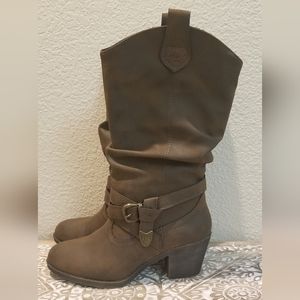 NWOT Slouchy Western Boots
